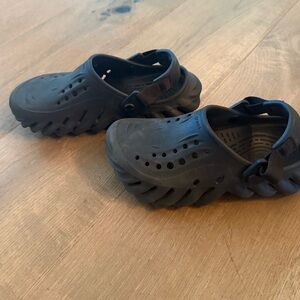 CROCS KIDS' ECHO CLOG